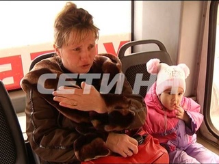 На предоставленное администрацией жилье, жители рухнувшего дома ответили митингом