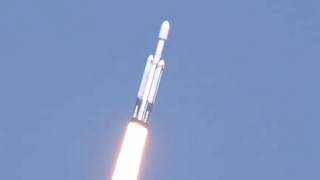 Watch live! SpaceX Falcon Heavy launches NASA's Europa Clipper