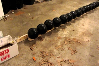 40000mW Laser vs. Line of Balloons!!