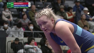 Round 1 WW - 76 kg: Y. MATSUYUKI (JPN) v. D. MAKOTA STROE (SWE)