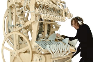 Wintergatan - музыкальный инструмент, работающий на 2000 шариков