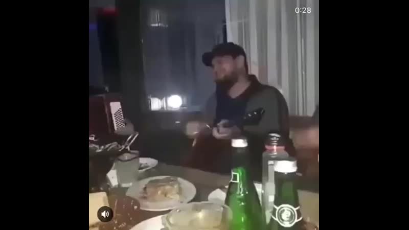чеченец поет под гитару. чеченки отдыхают. нуки усманов успанов и все гитаристы чечни. чеченцы в горах 1700е. даги и армяне.
