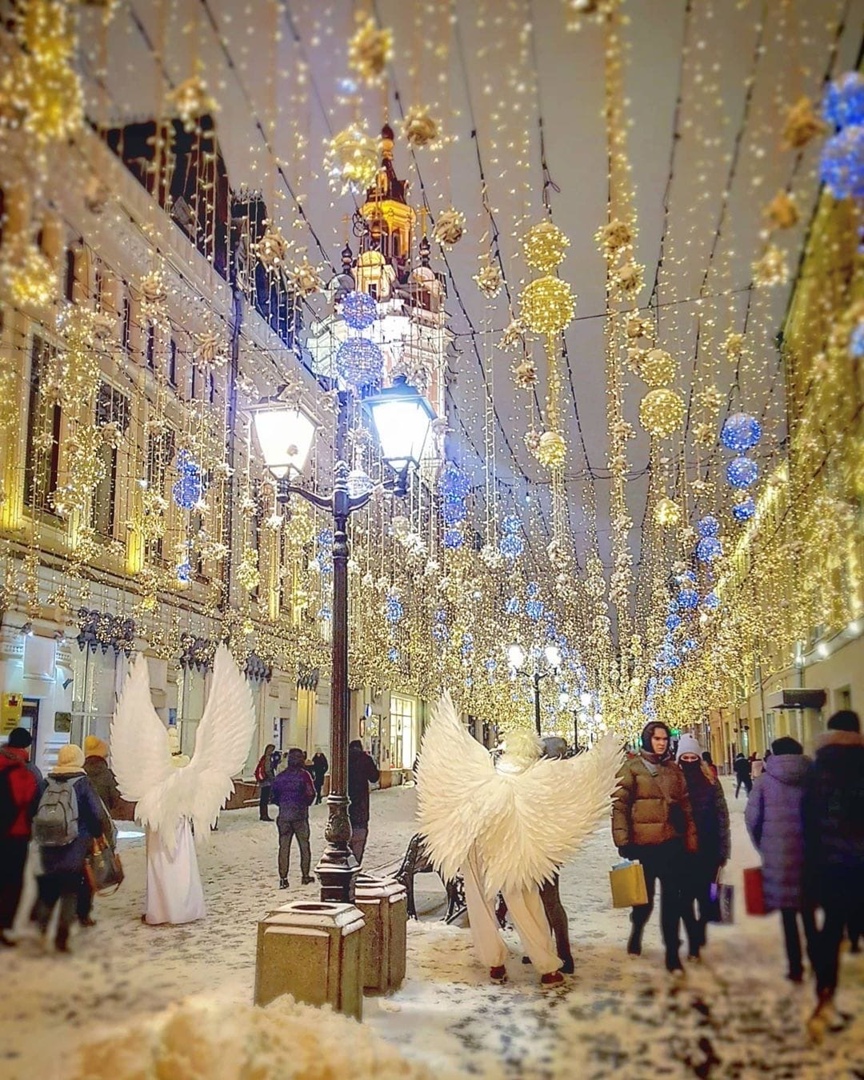 Улица никольская в москве вечером Улица никольская в москве вечером