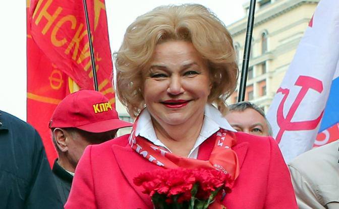 Нина Останина: Стало известно о желании "Почты России" начать торговлю алкоголем